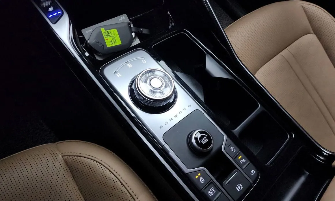 Kia Sorento — фото 10