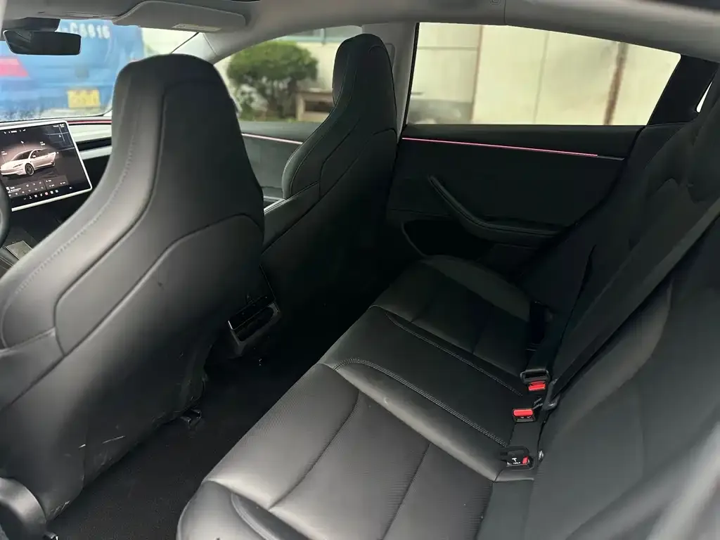 Tesla Model 3 — фото 2