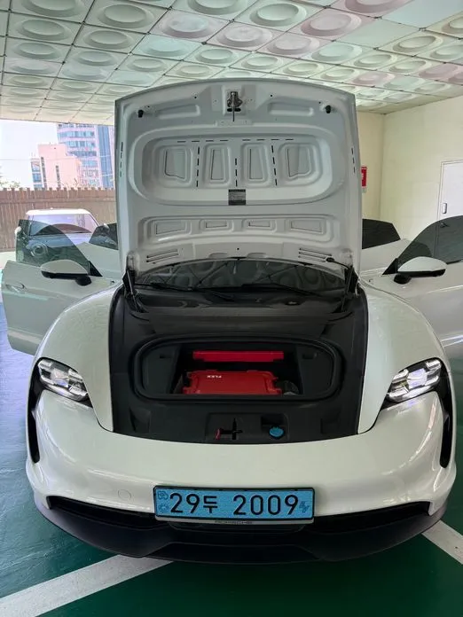 Porsche Taycan 2021 из KR, фото 5