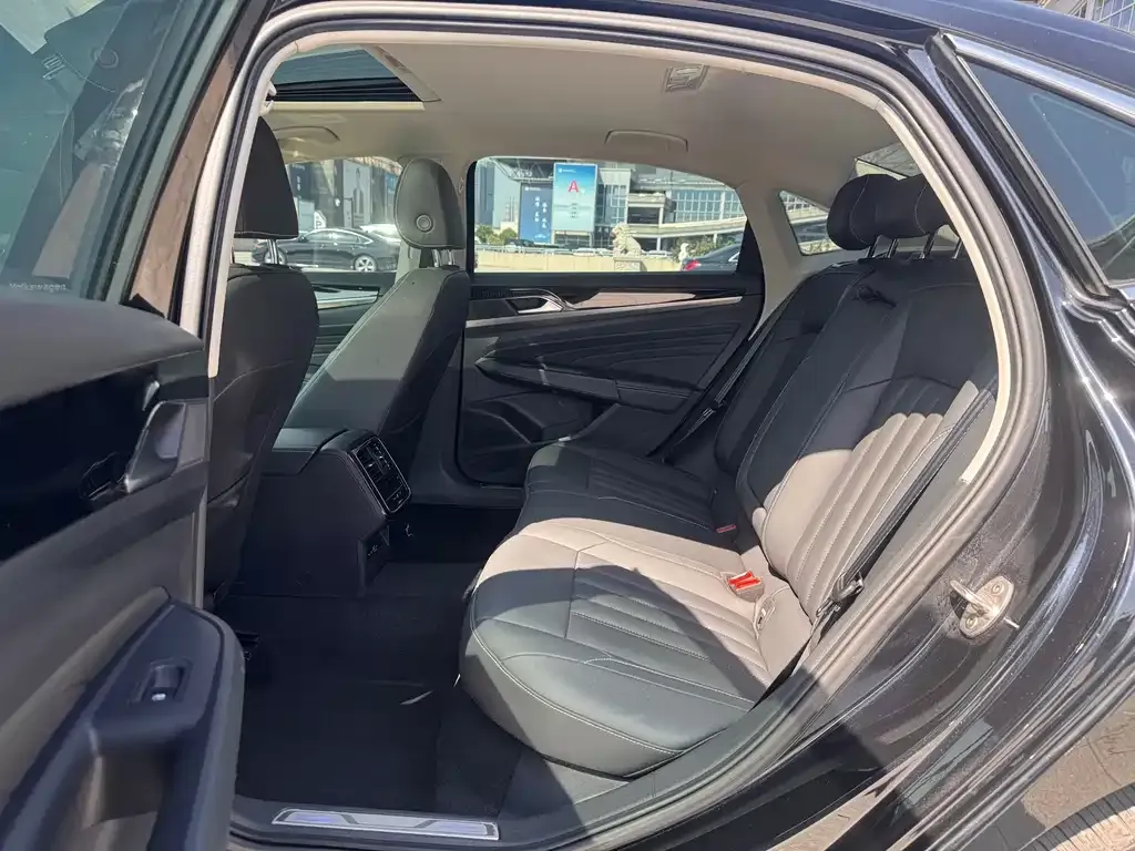 Volkswagen 帕萨特插电混动 — фото 8