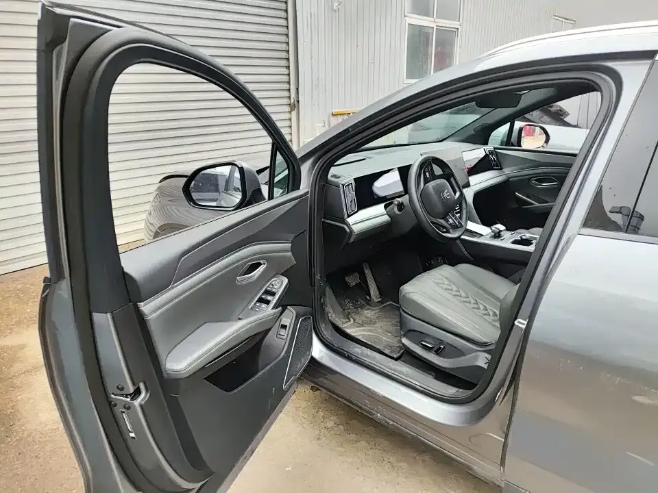BYD L DM-i — фото 3
