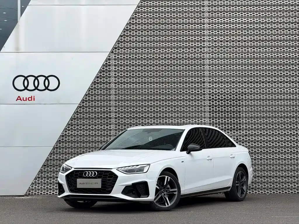 Audi A4L — фото 1