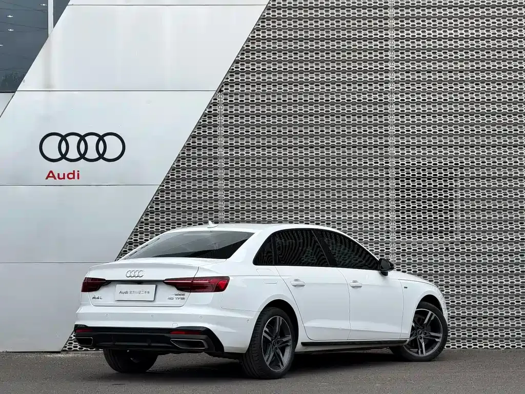 Audi A4L — фото 8