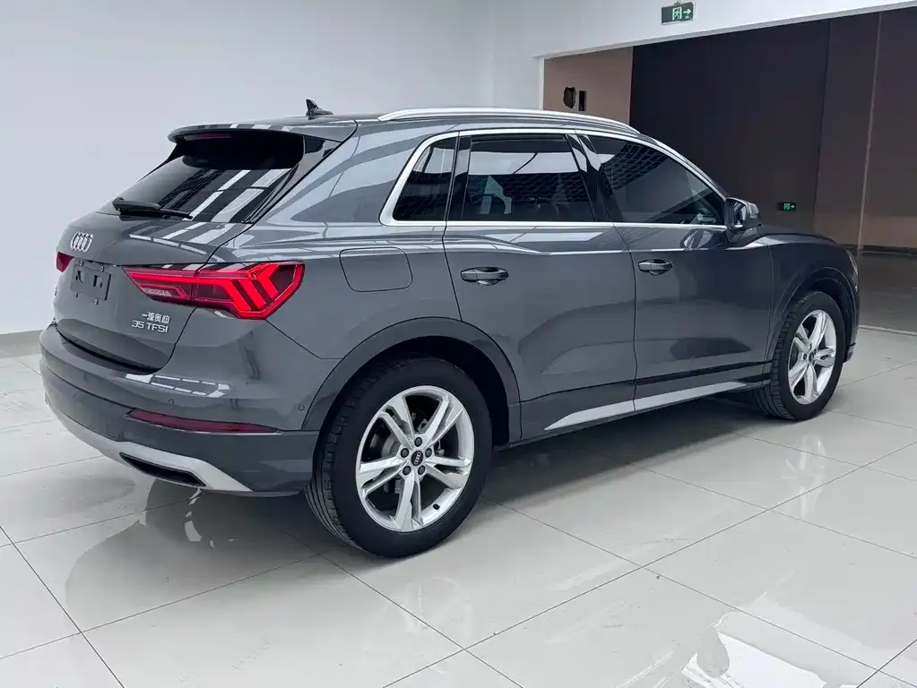 Audi Q3 — фото 6