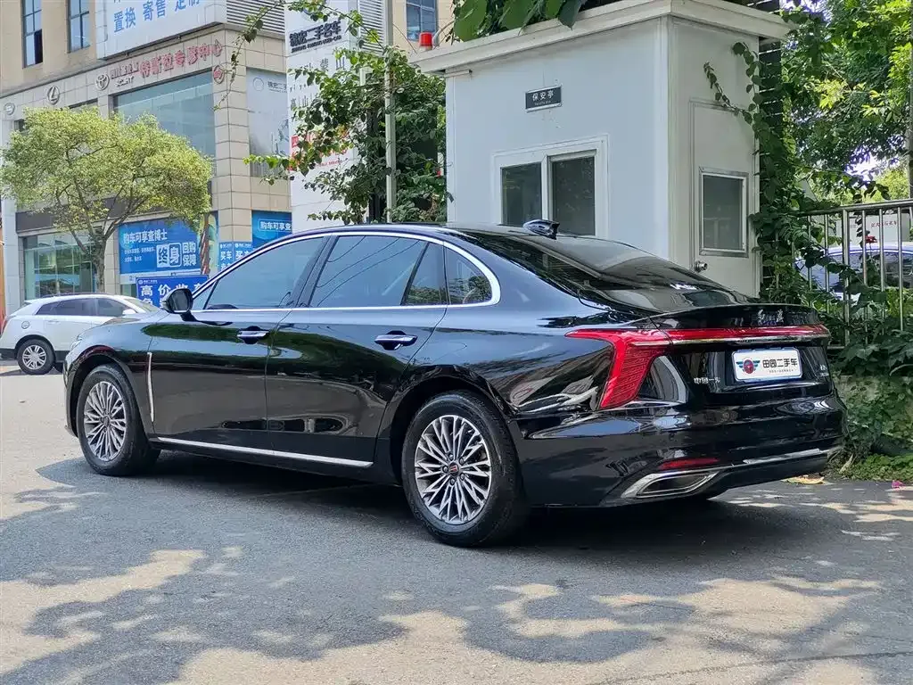 Hongqi H5 — фото 8