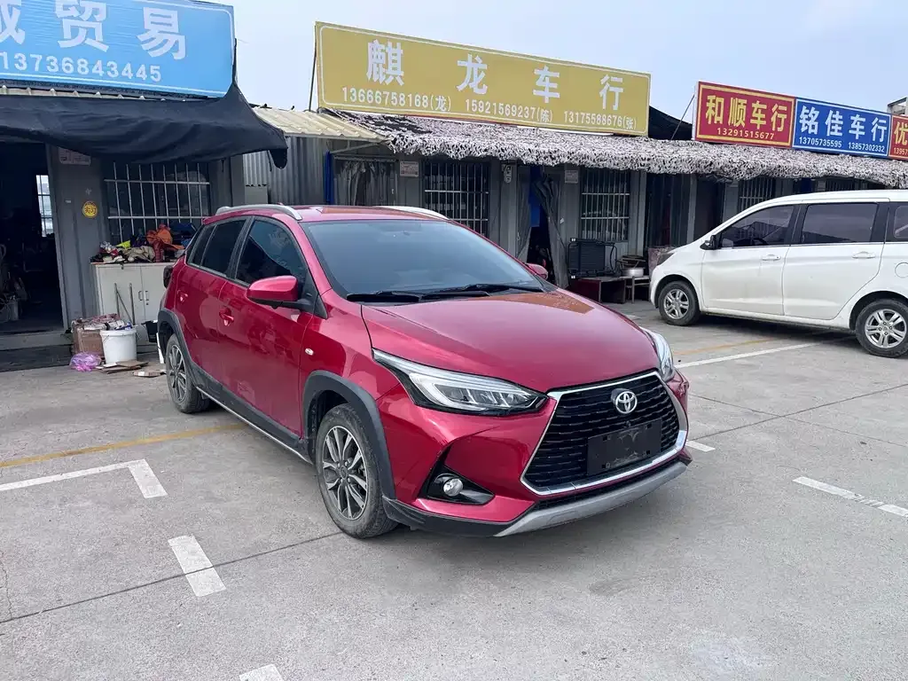 Toyota Yaris L — фото 7