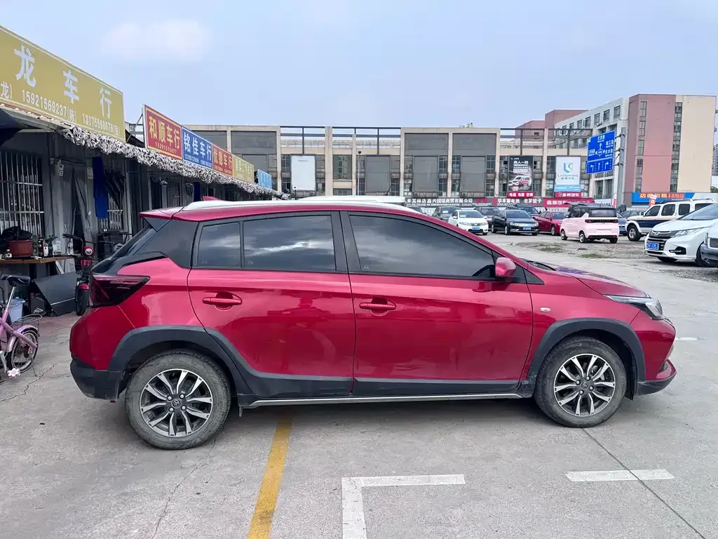 Toyota Yaris L — фото 3