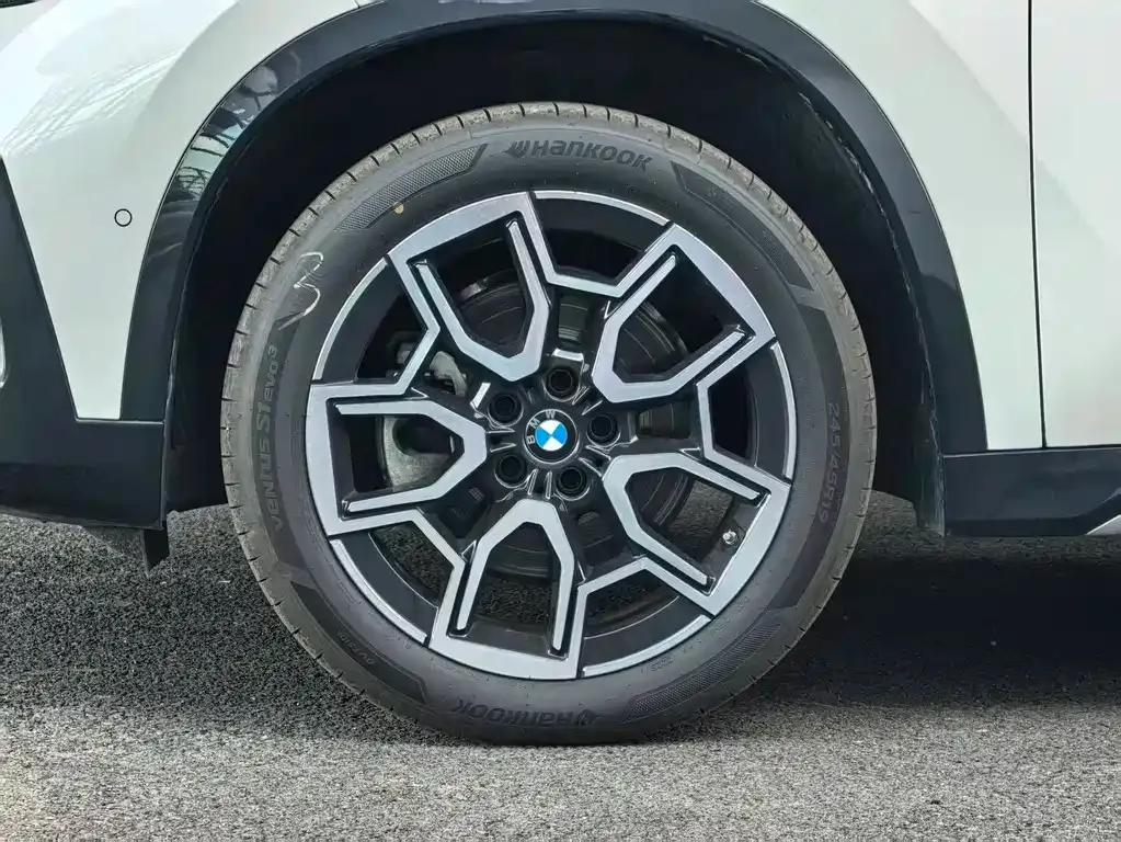 BMW X1 — фото 5