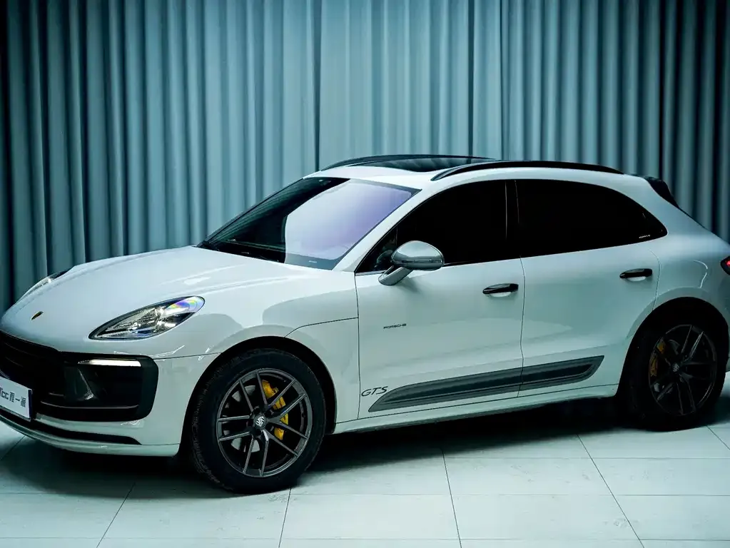 Porsche Macan — фото 1
