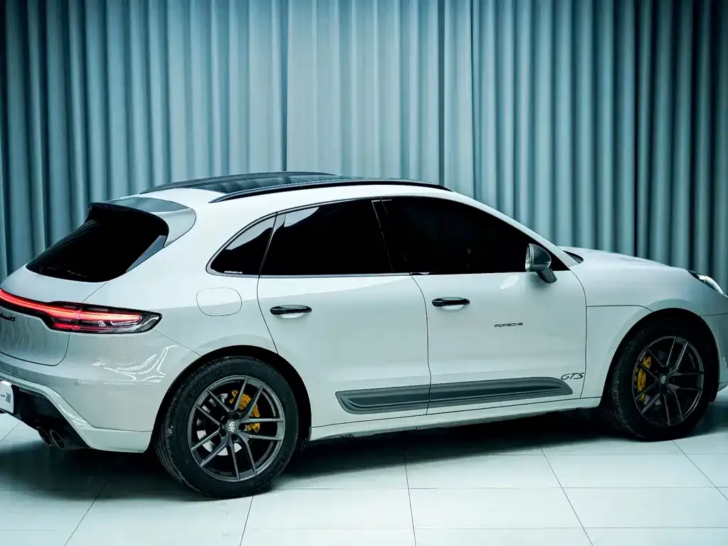 Porsche Macan — фото 5