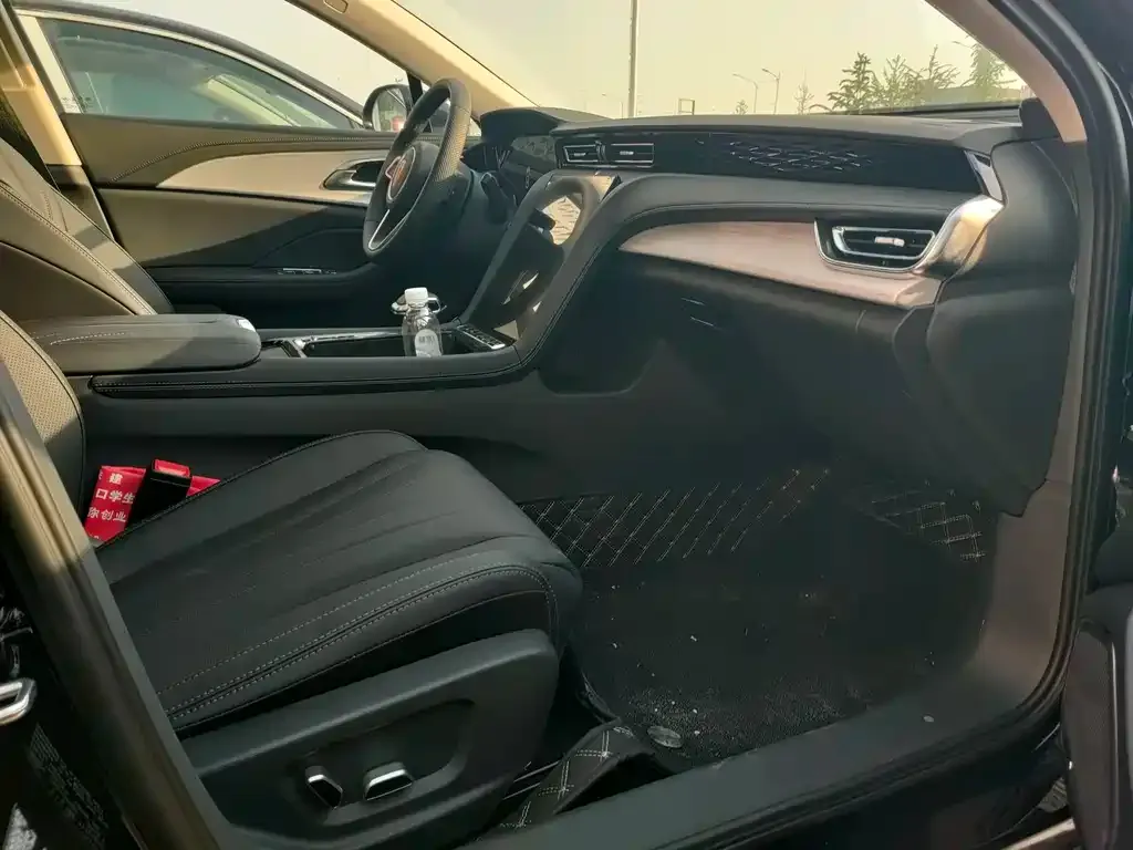 Hongqi H5 PHEV 2025 из CN, фото 4