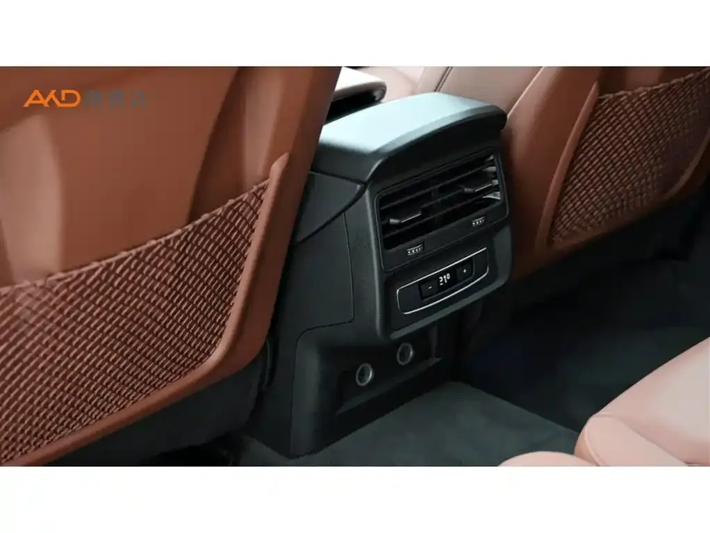 Audi Q7 2024 из CN, фото 6