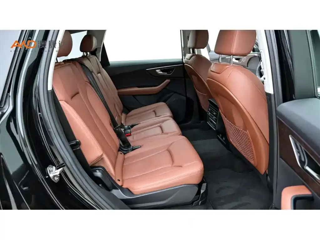 Audi Q7 2024 из CN, фото 8
