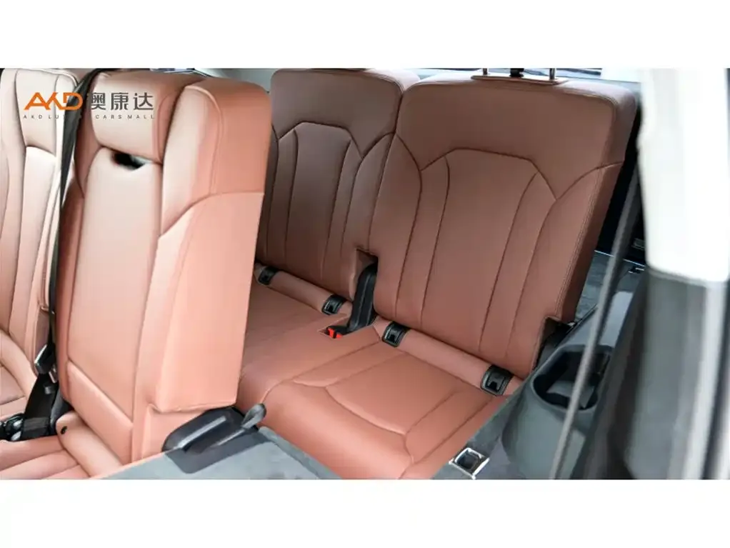 Audi Q7 2024 из CN, фото 7