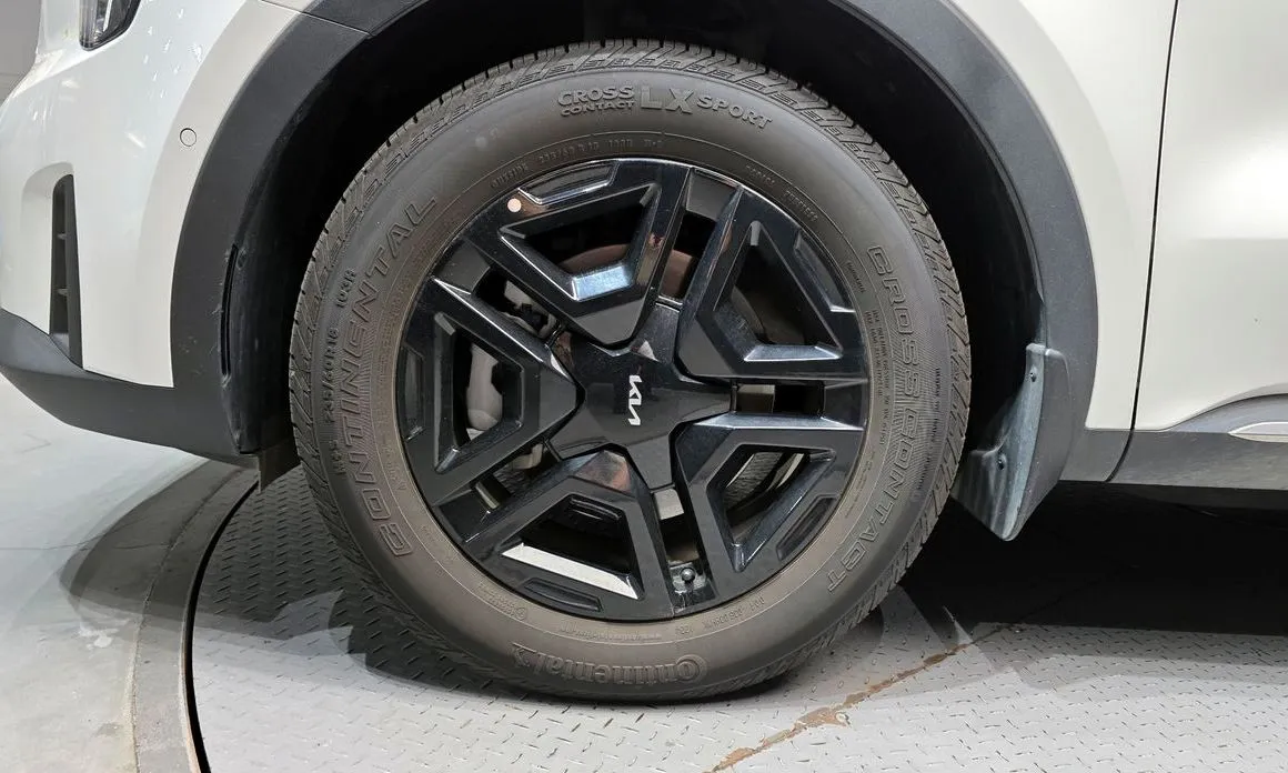 Kia Sorento — фото 6