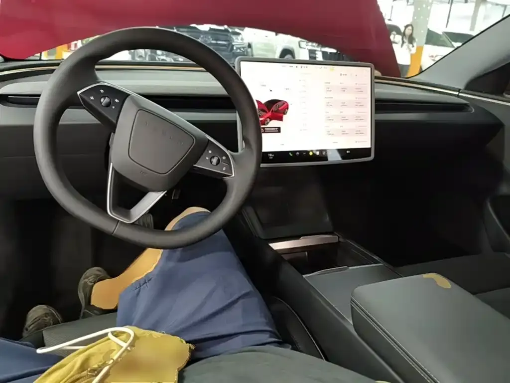 Tesla Model 3 — фото 6