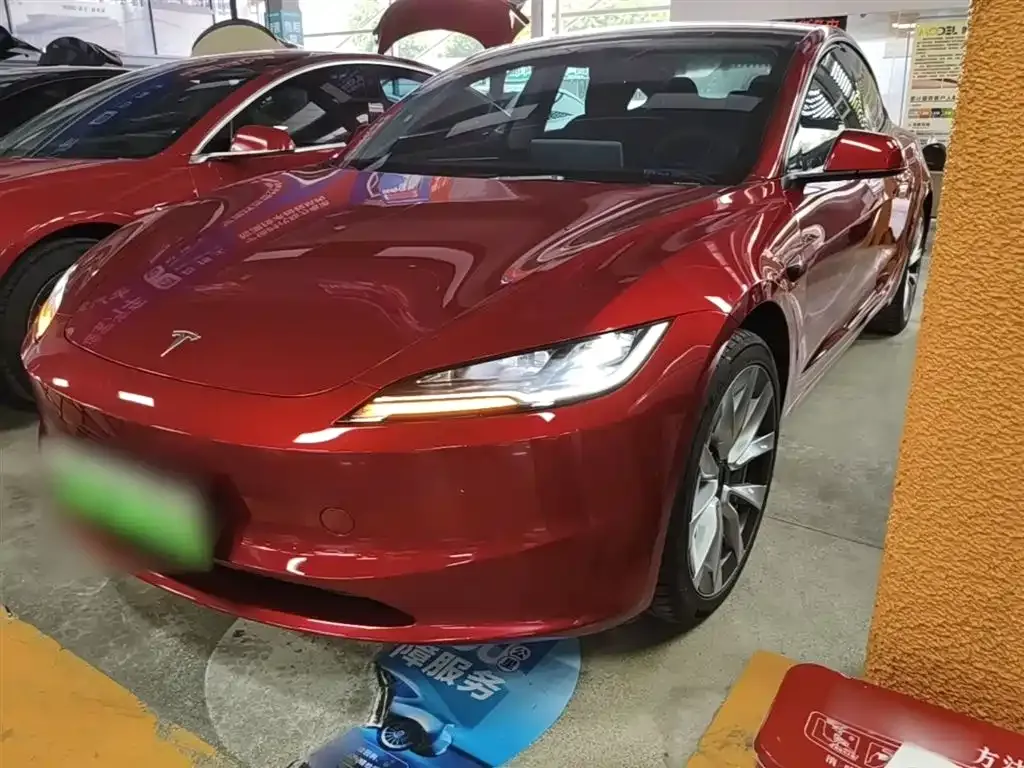 Tesla Model 3 — фото 10