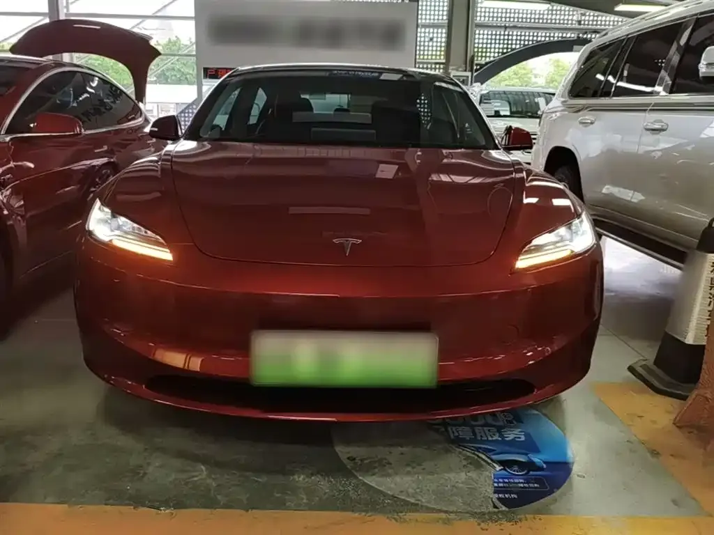 Tesla Model 3 — фото 9