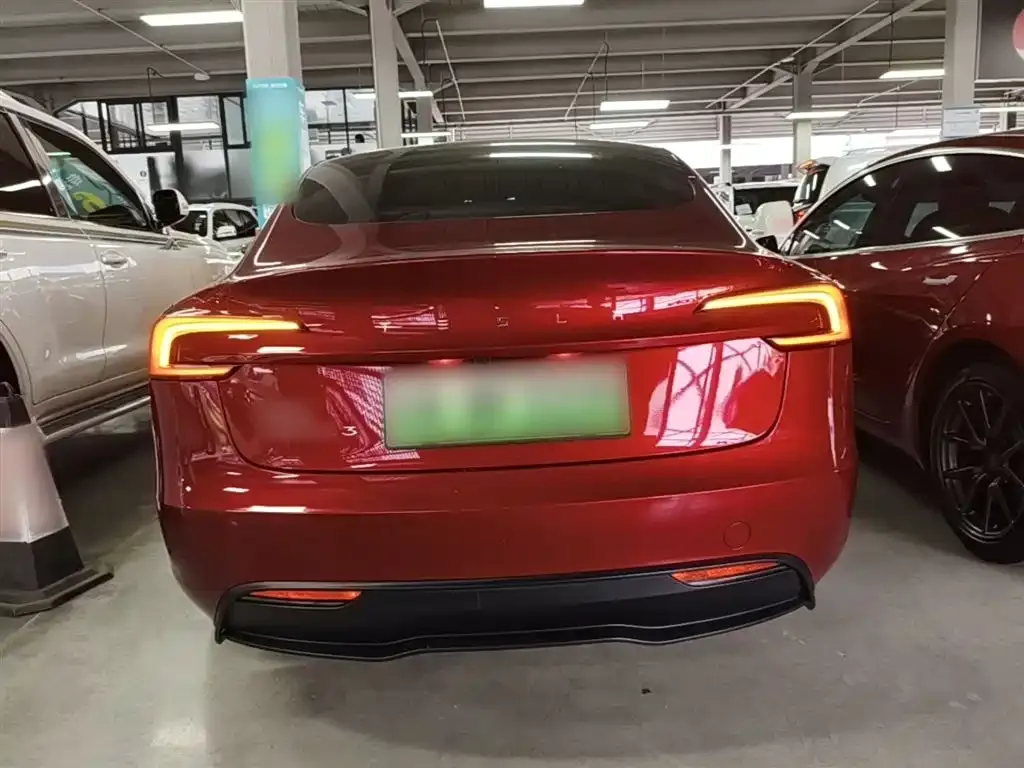 Tesla Model 3 — фото 2
