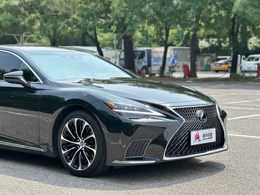 Lexus LS — фото 6