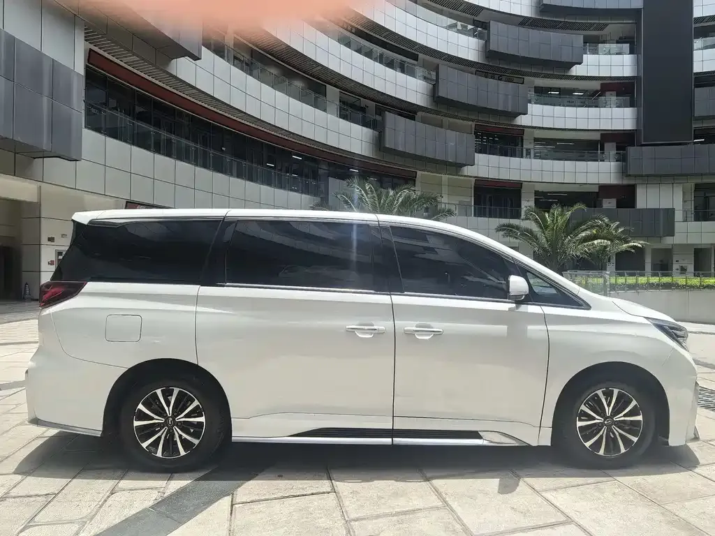GAC Motor Trumpchi M8 — фото 8