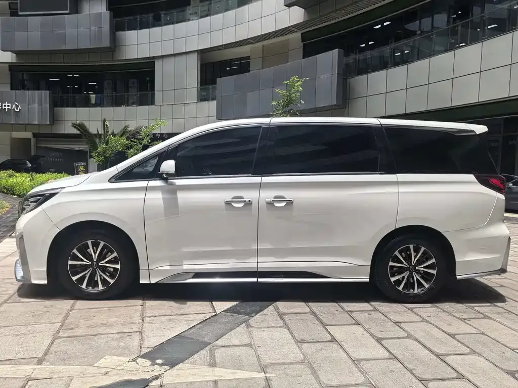 GAC Motor Trumpchi M8 — фото 4