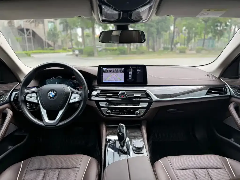 BMW 5 Series — фото 5