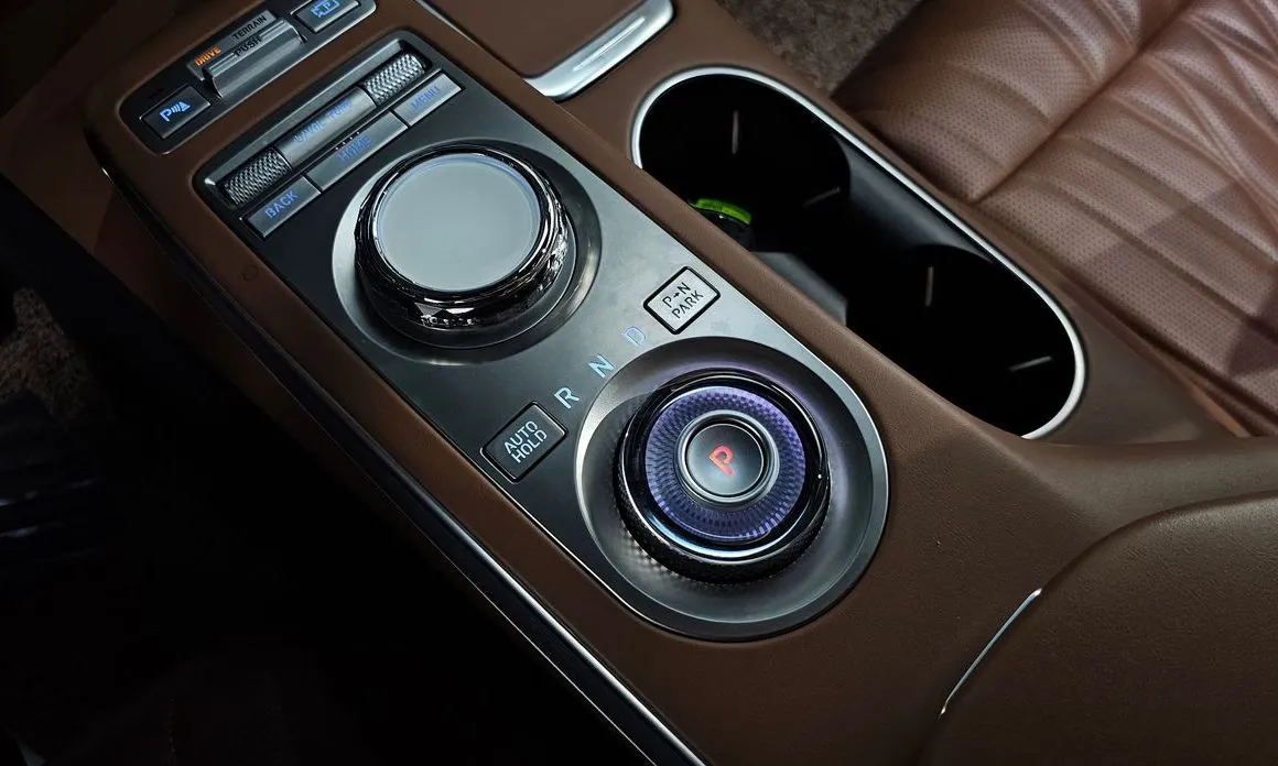 Genesis GV70 — фото 2