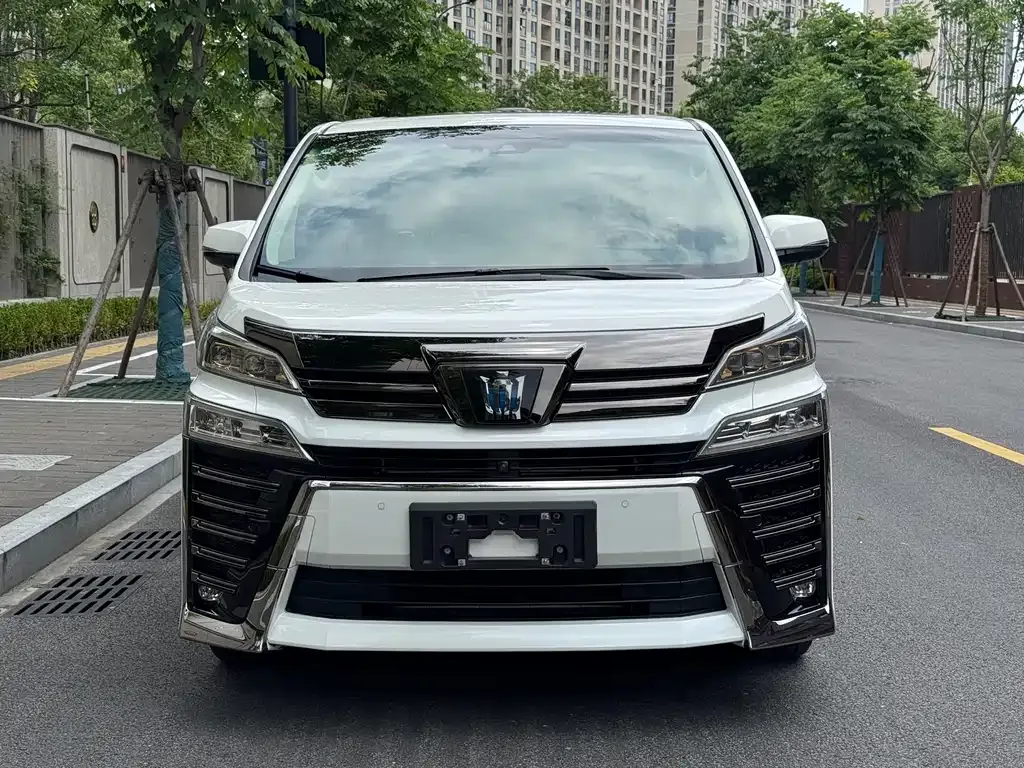 Toyota Vellfire — фото 9