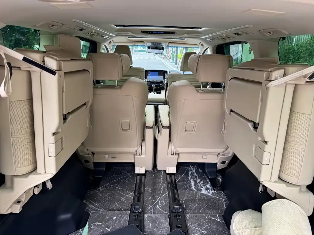 Toyota Vellfire — фото 8