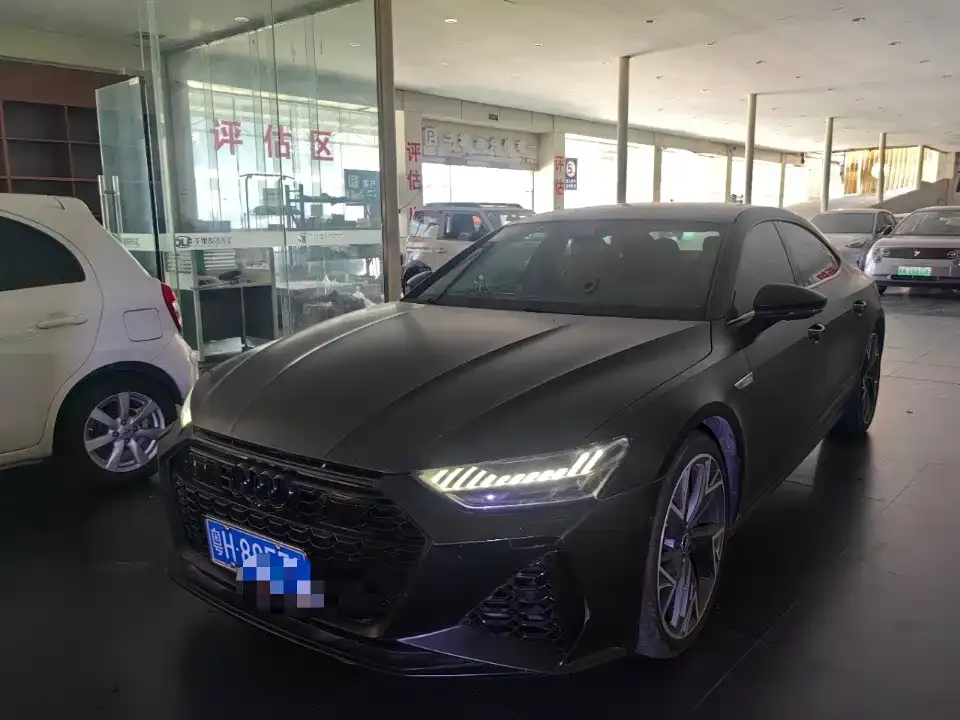 Audi A7L — фото 1