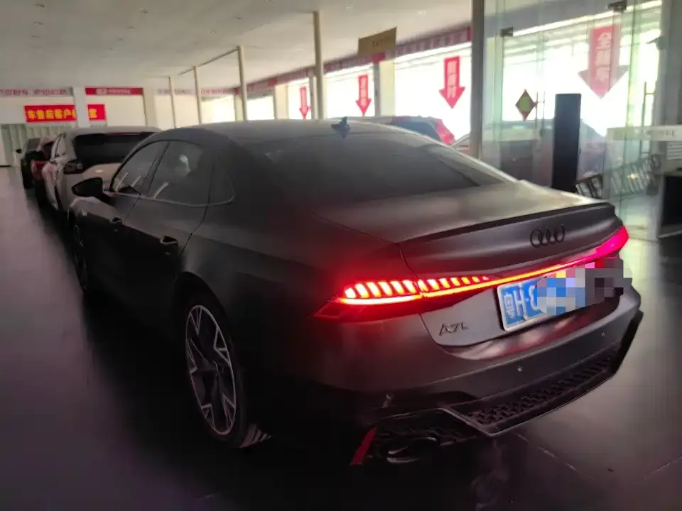 Audi A7L — фото 2