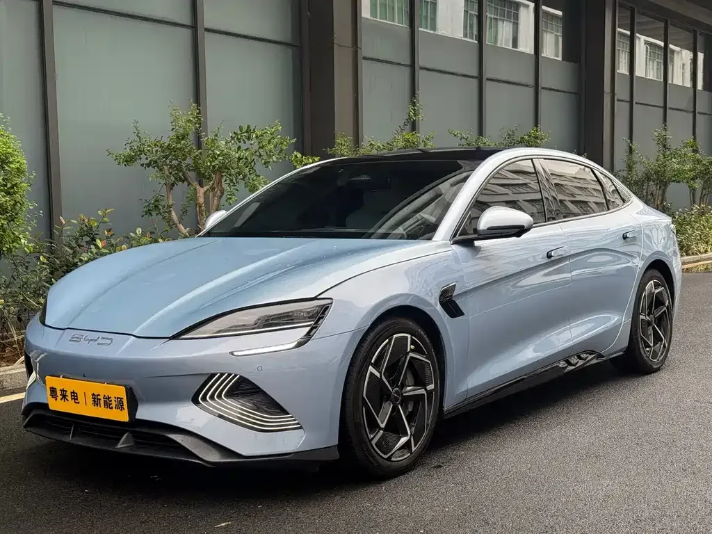BYD Seal — фото 1