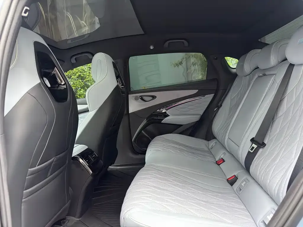 BYD Seal — фото 2