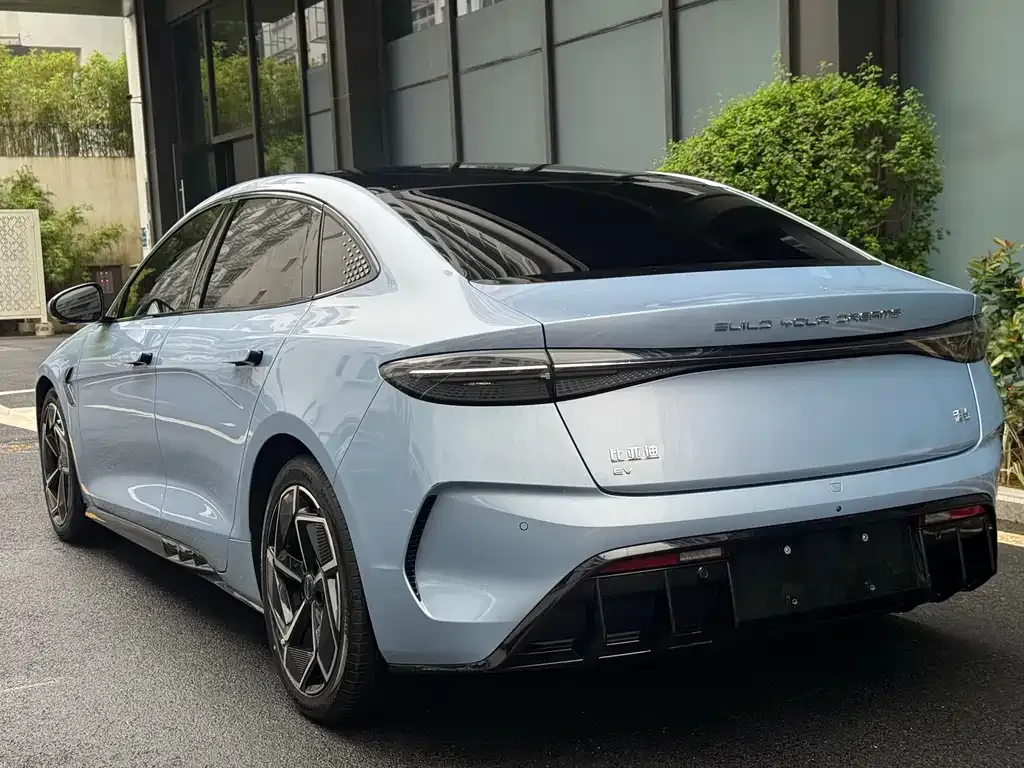 BYD Seal — фото 9
