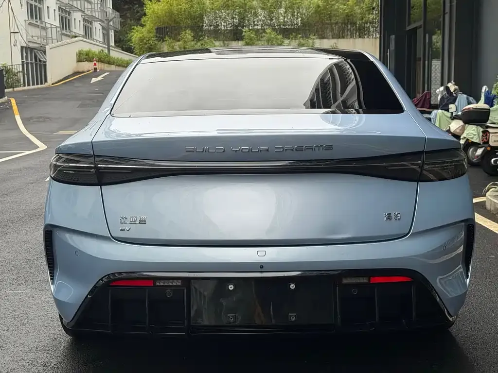 BYD Seal — фото 7
