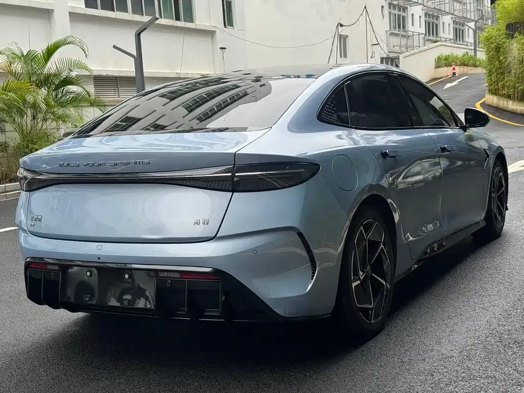 BYD Seal — фото 10