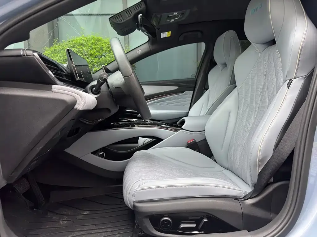 BYD Seal — фото 3