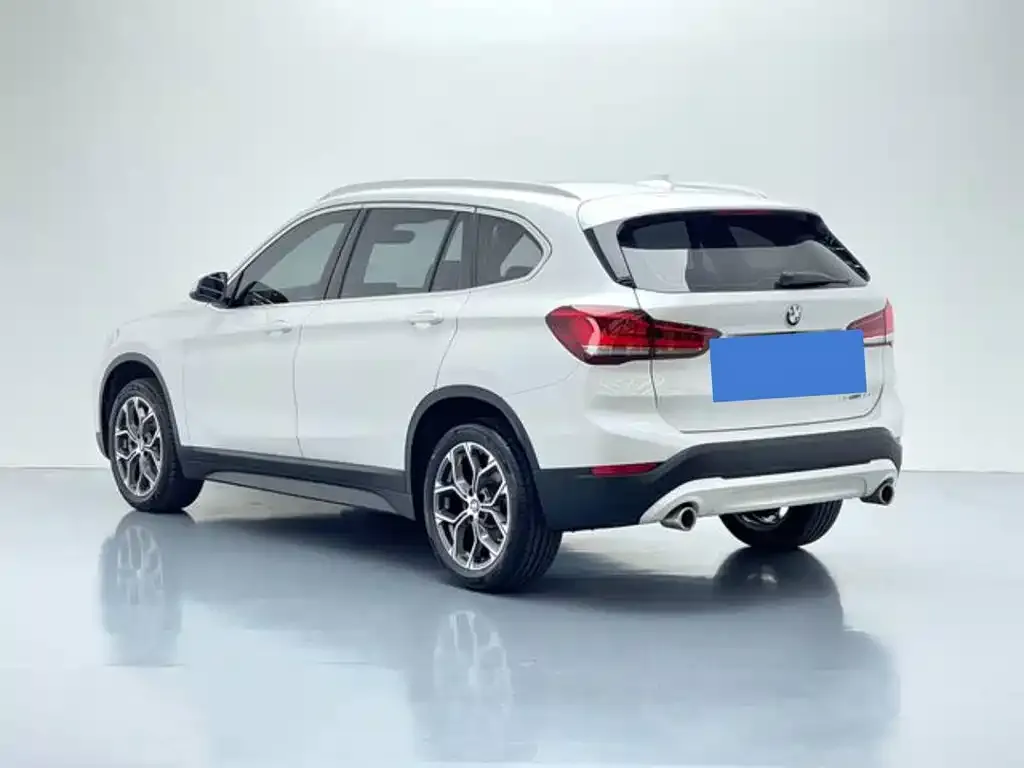 BMW X1 — фото 9