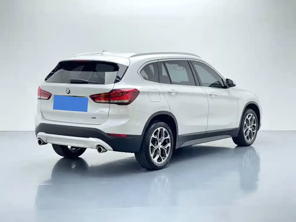 BMW X1 — фото 8