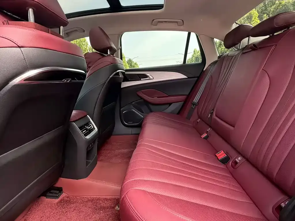 Hongqi H5 — фото 2
