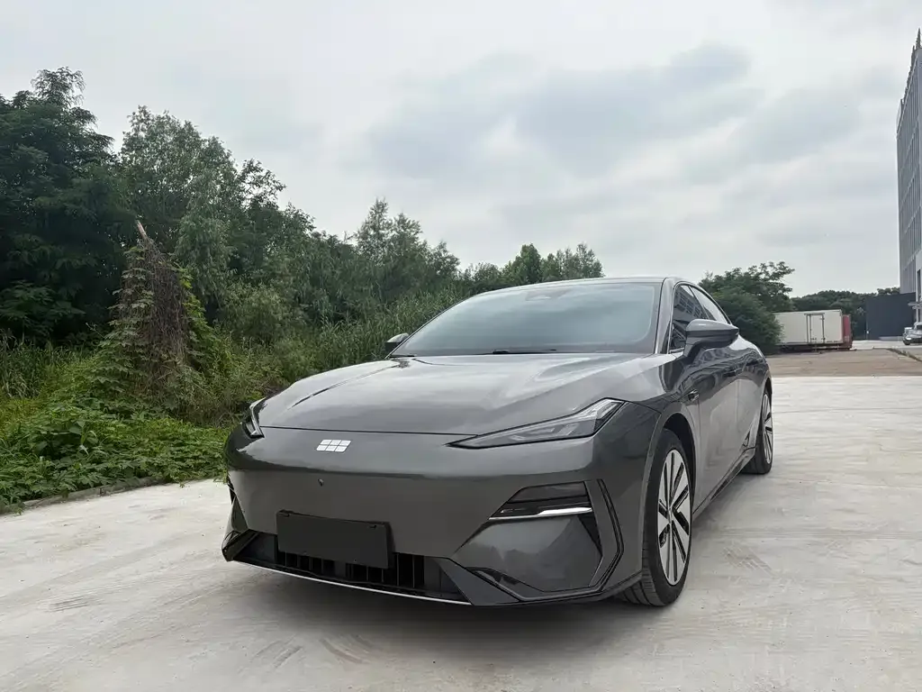 Geely Galaxy E8