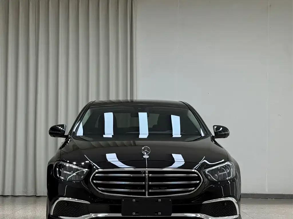 Mercedes-Benz E-Class — фото 4