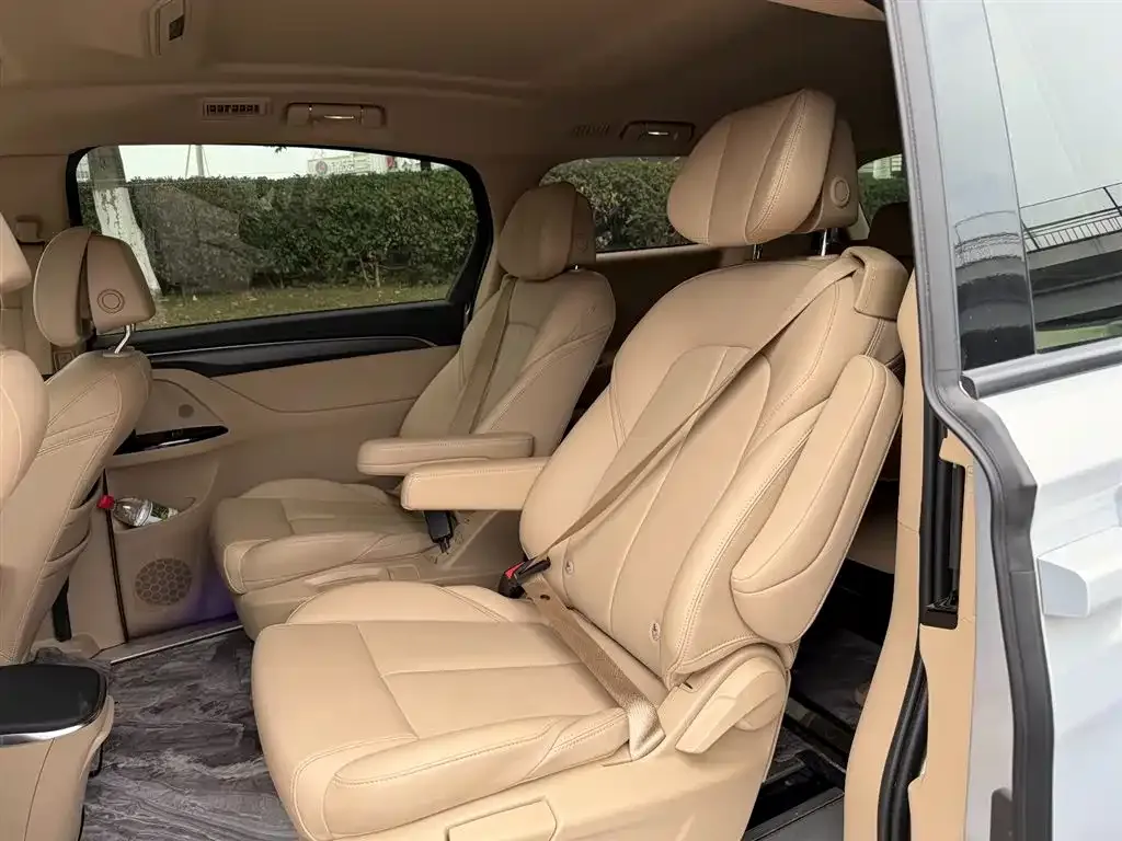 Buick GL8 Hybrid 2025 из CN, фото 3