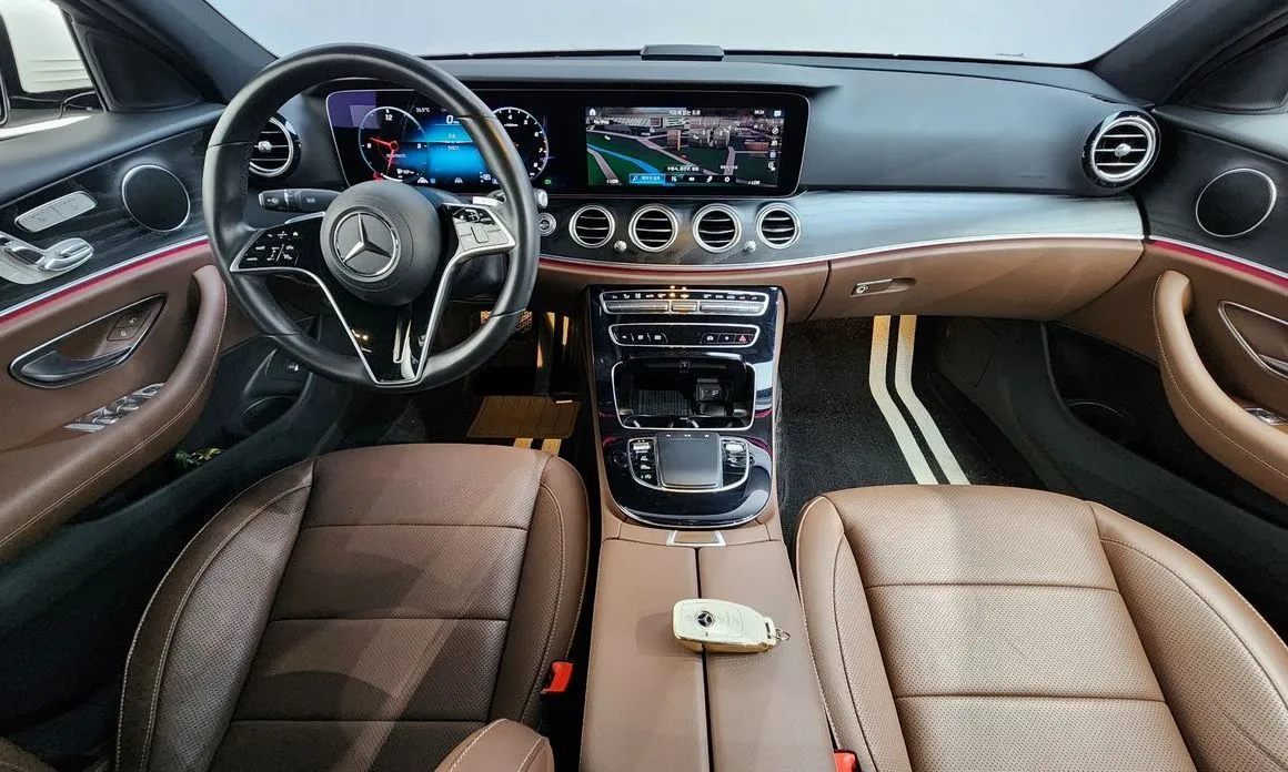 Mercedes-Benz E-Class — фото 6