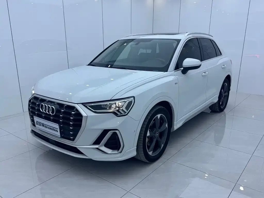 Audi Q3 — фото 1