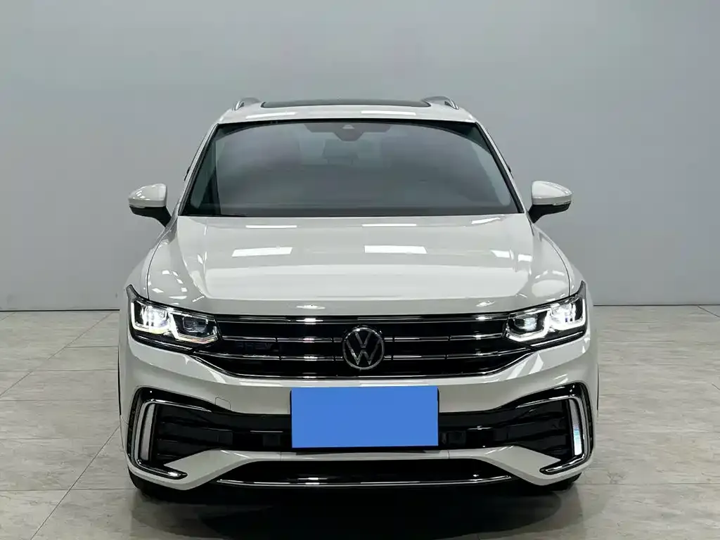 Volkswagen 途观L插电混动 2022 из CN, фото 2