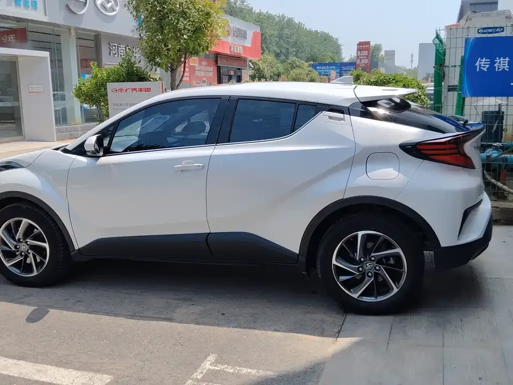 Toyota C-HR — фото 5