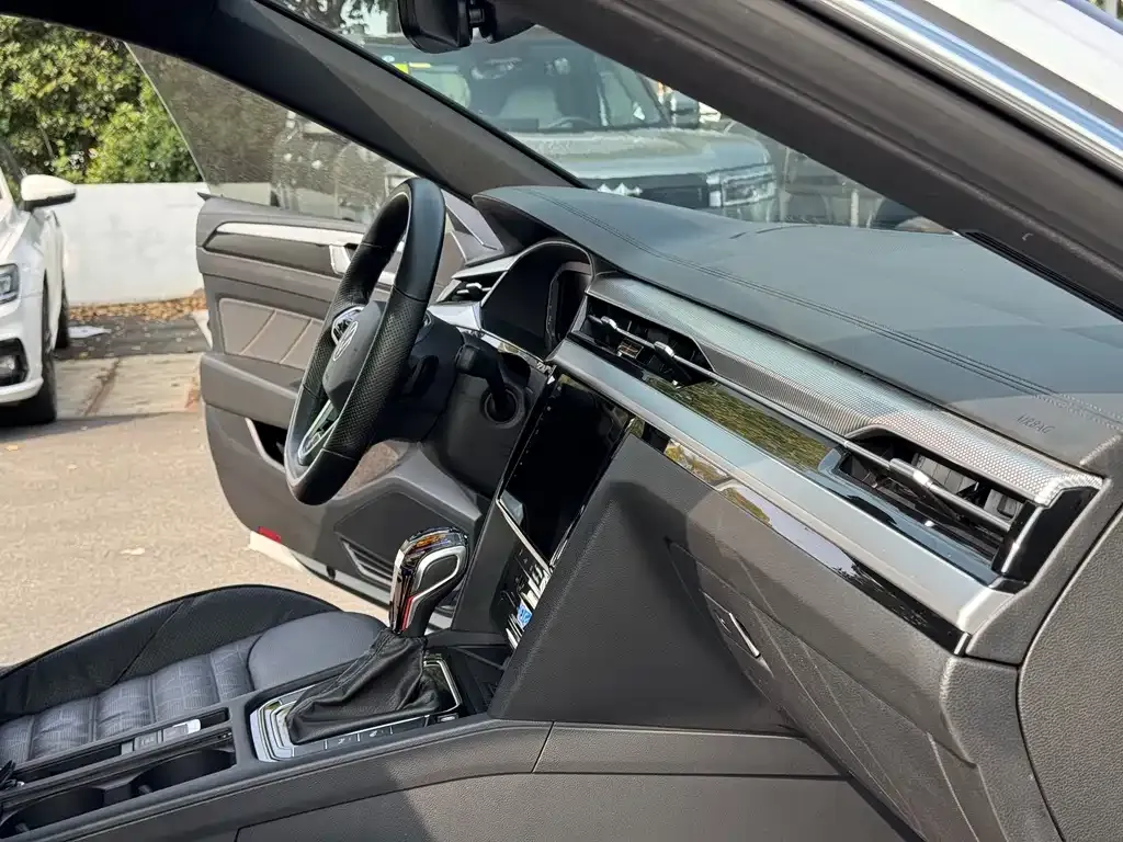 Volkswagen CC 2023 из CN, фото 6