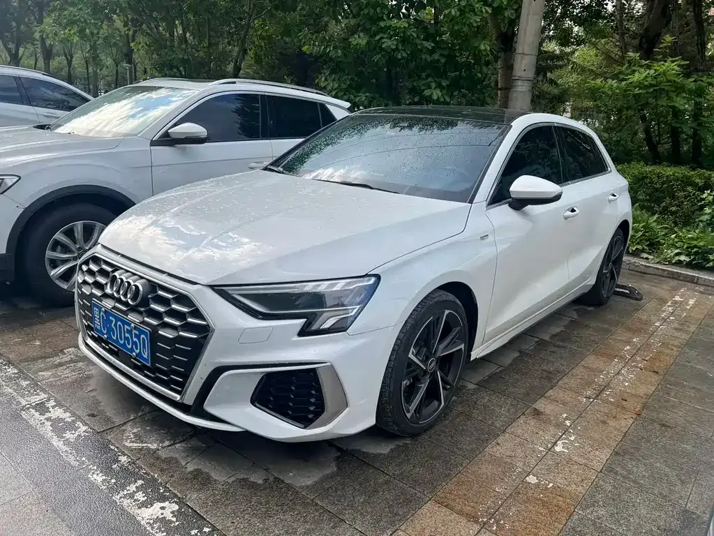 Audi A3 — фото 1